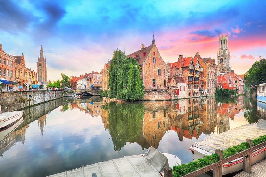Visit of Bruges in 1 day private tour from Paris - Should you book the Bruges tour from Paris?